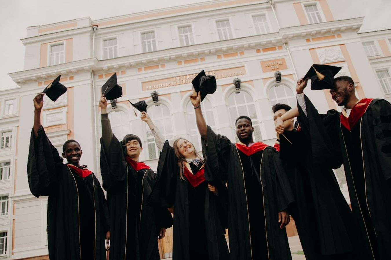 7 Must-Know Tips for Students Going Abroad