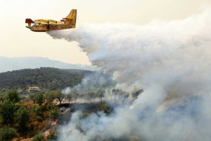 Rising wildfires spur comeback for Canadian water bomber