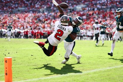 Quinyon Mitchell wins first career Player of the Week award