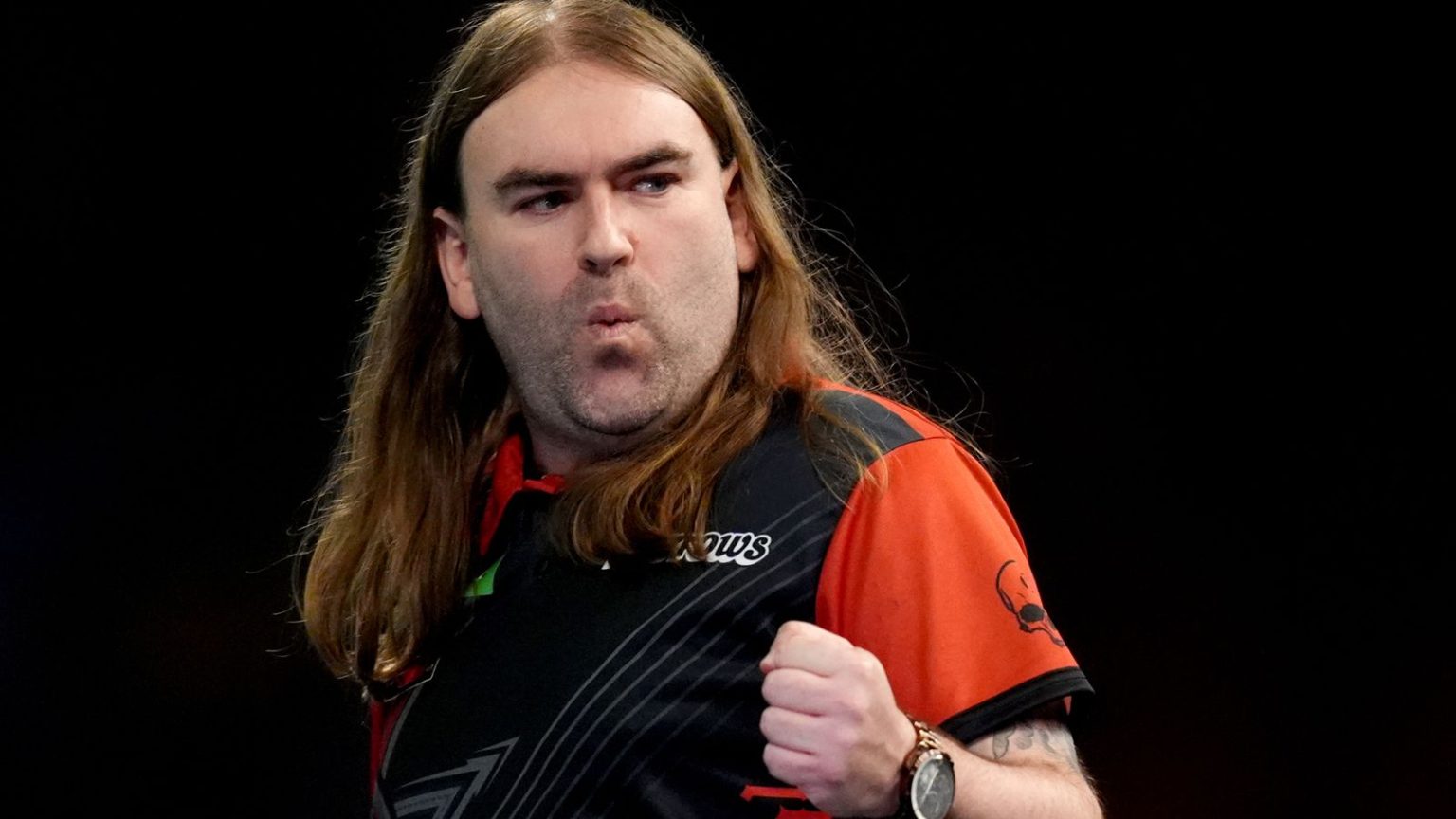 Players Championship 28: Ryan Searle victorious in Leicester as Luke Humphries makes early exit