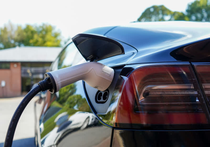 EV market faces uncharted territory as federal tax credit ends
