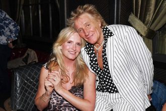 Rod Stewart’s wife gave her own breast milk to help feed granddaughter