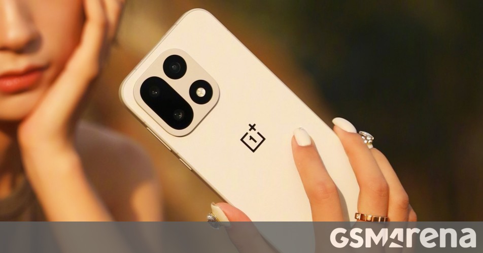 OnePlus 15 specs and product photos leak ahead of launch