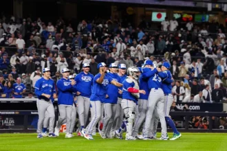 Yankees vs. Blue Jays result: Toronto punches ticket to ALCS with 5-2 win over New York in Game 4 of the ALDS