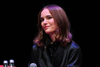 Israeli-born actress Natalie Portman praises Israel peace deal