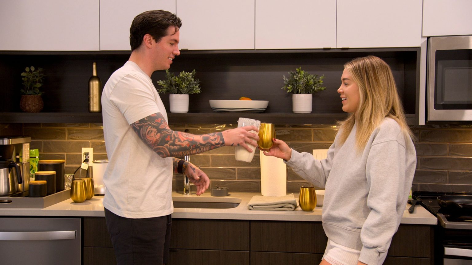 What Nutrition Experts Think About the Viral ‘Love Is Blind’ Chicken Smoothie