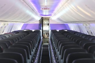 This Is Why Pilots Leave Their Cockpit Doors Open Before Takeoff