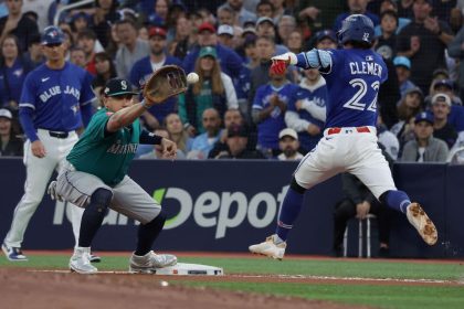 Follow live: Vladdy Jr. blasts solo homer to grow Blue Jays’ lead