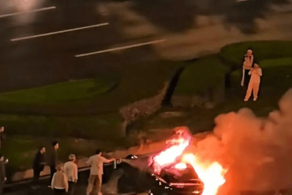 Xiaomi SU7 Bursts Into Flames After Crash in Chengdu, Driver Killed Despite Rescue Attempts