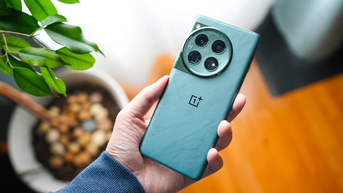 The OnePlus 12 is still on sale for $300 off