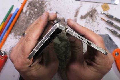 Pixel 10 Pro Fold bends and breaks in durability test, just like its predecessors