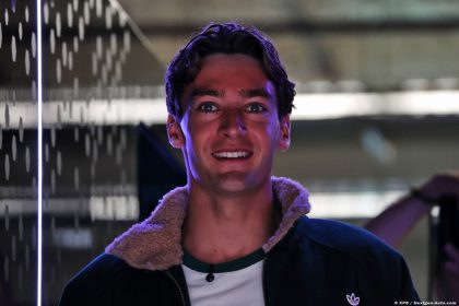 Russell raconte ‘une enfance solitaire’ et ses anxiétés passées