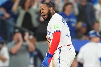 Blue Jays force Game 7 with crucial win over Mariners