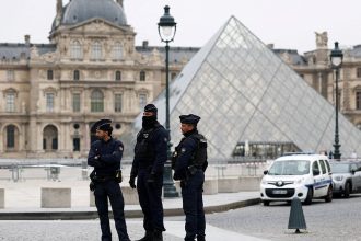 ‘Brazen’ Louvre thieves made targeted heist, treasures could be melted down: expert