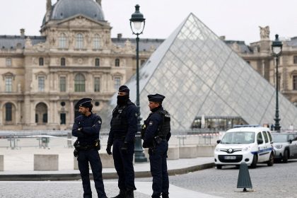 ‘Brazen’ Louvre thieves made targeted heist, treasures could be melted down: expert
