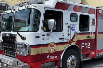 Ottawa firefighters snuff out two Sunday afternoon brush fires