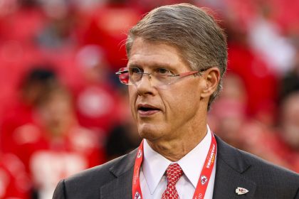 Chiefs owner Clark Hunt breaks silence on Josh Simmons’ ongoing absence as Andy Reid doubles down