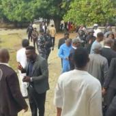 BREAKING: Nigerian Police Re-Arrest Sowore Outside Kuje Court, Punch And Drag Him Into Waiting Van Moments After Bail