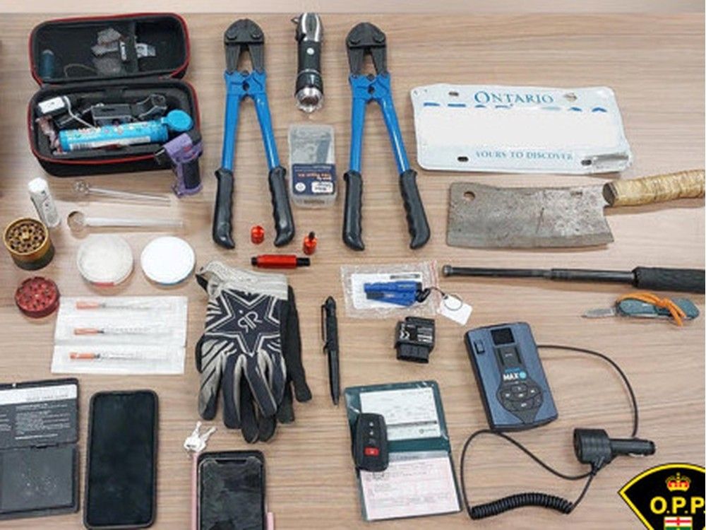Two arrested after burglary tools, drugs found in stolen car in Alfred-Plantagenet