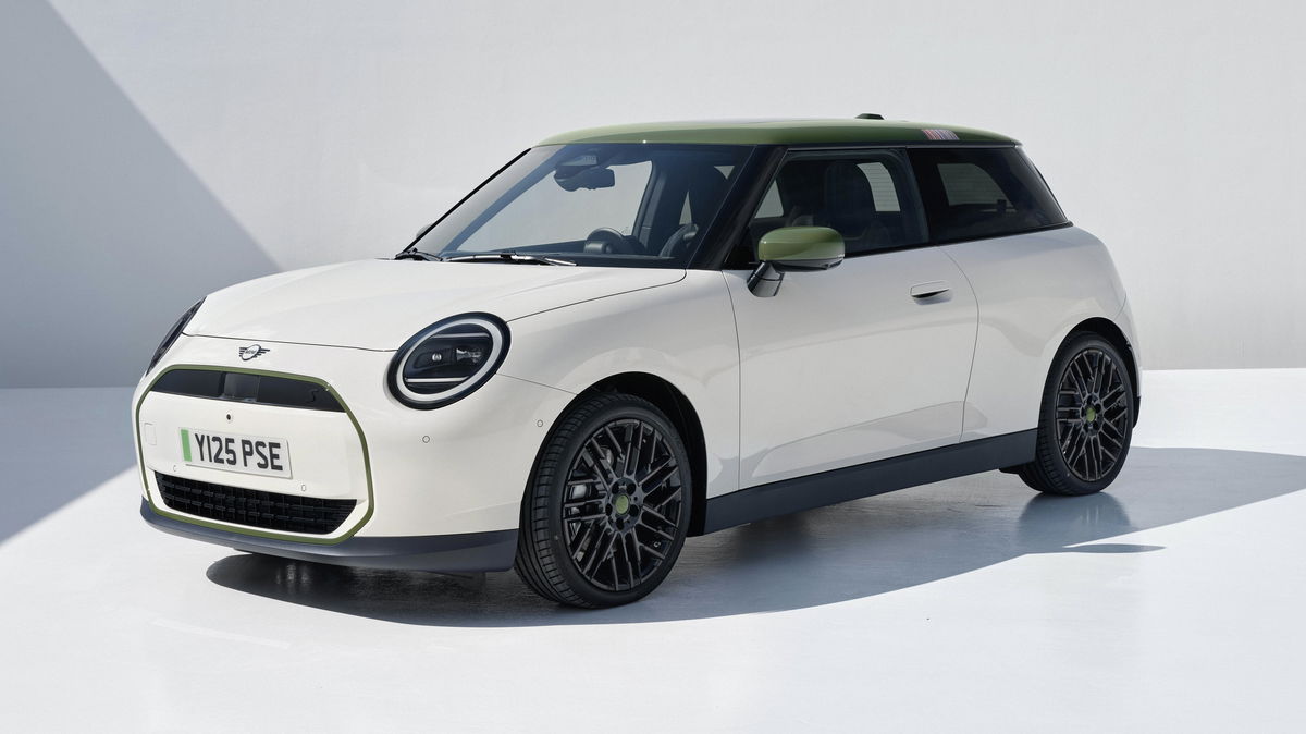 Paul Smith Mini Returns For New £32,705 Special Edition