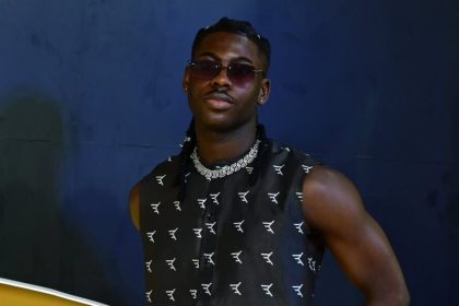 Koyin Was All Style & Confidence in Emmy Kasbit at Lagos Fashion Week