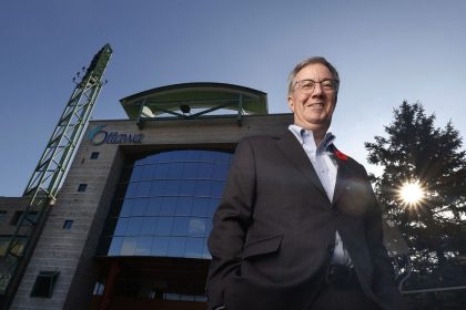 Former mayor Jim Watson among the 15 inductees of Order of Ottawa, an award he created