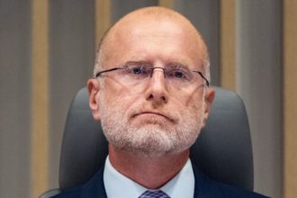 FCC Republicans force prisoners and families to pay more for phone calls