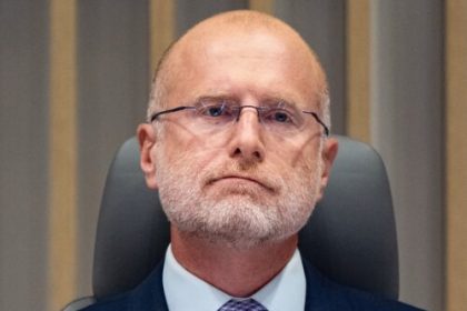 FCC Republicans force prisoners and families to pay more for phone calls