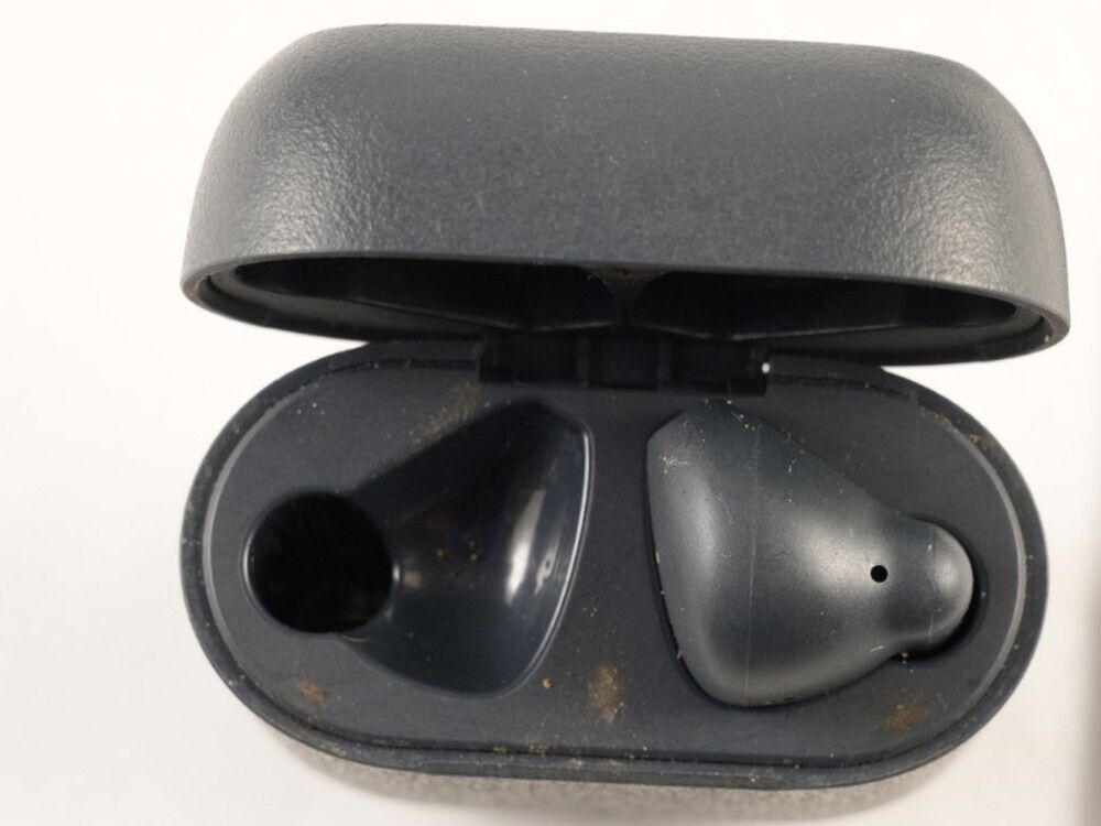 Lost your earbuds? You may have info for Ottawa police about an unsolved homicide