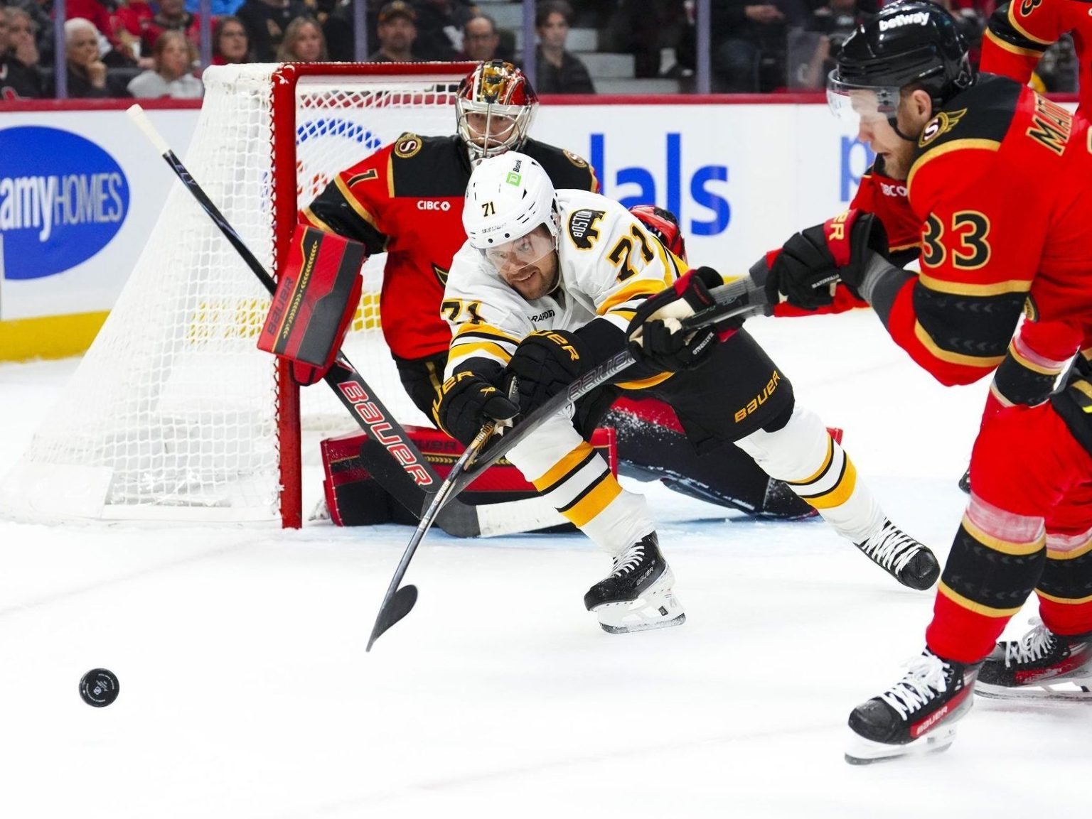 Brady Tkachuk turns coach from above as Senators captain recovers from surgery