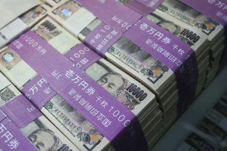 Stocks stutter with focus on Fed, tech after US reopen vote