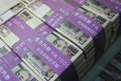 Stocks stutter with focus on Fed, tech after US reopen vote