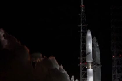 New Glenn rocket has clear path to launch after test-firing at Cape Canaveral