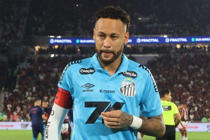 ¿La ruta de escape de Neymar a Santos? El club brasileño busca vencer al Inter Miami de Lionel Messi en el fichaje con el PSG y Thiago Silva como la fuerza impulsora mientras Santos enfrenta el descenso