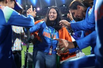 ‘मेरे कंधे पर तिरंगा…’, जीत के बाद व्हील चेयर पर मैदान में पहुंचीं प्रतीका रावल, देखें VIDEO