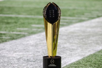 College Football Playoff rankings: Oregon climbs after win over USC