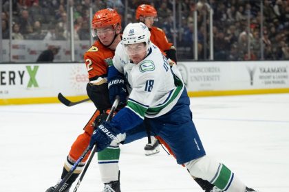 Canucks knock off division-leading Ducks