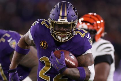 LOOK: Derrick Henry scores touchdown while passing Hall of Famer Jim Brown on all-time career rushing list