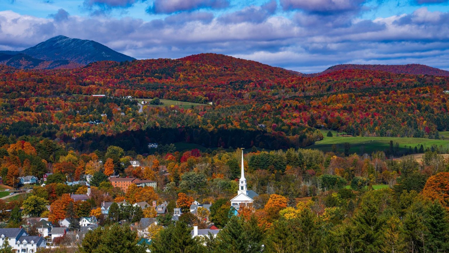 The 4 most idyllic New England towns to visit this fall for a cozy getaway