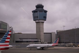 FAA investigates airlines for potential flight cut compliance violations during government shutdown