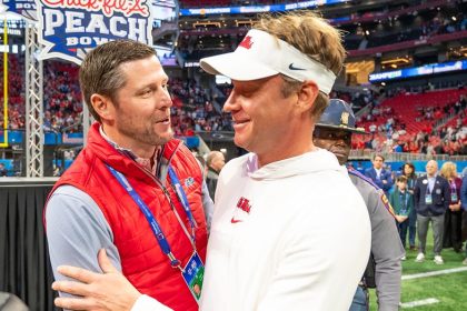 Ole Miss-Lane Kiffin divorce takes another dramatic turn as athletic director seemingly backs players’ dispute