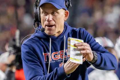 Auburn’s Golesh makes ‘easy call’ to keep Durkin