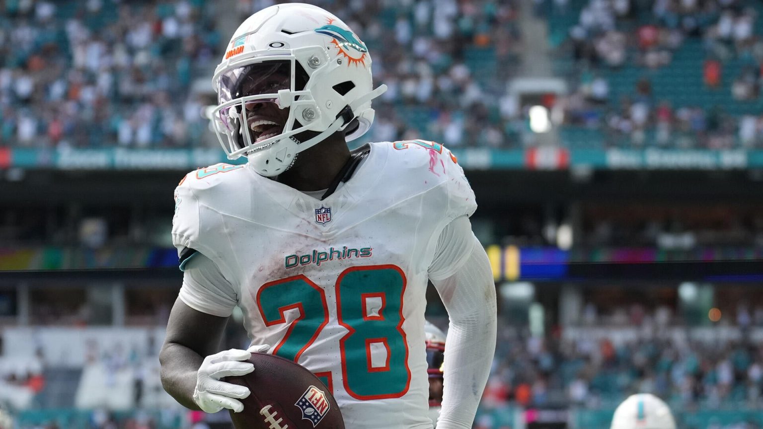 Fantasy Football 2025 Week 14 Non-PPR Cheat Sheet: Player ratings to guide your toughest lineup calls