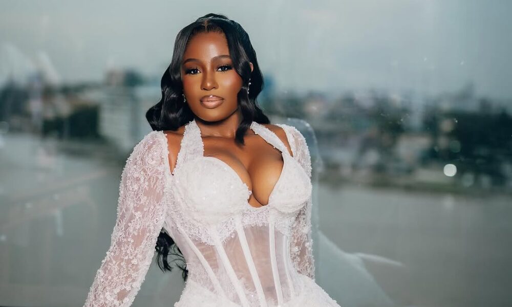 This Stunning Bridal Robe Is All You Need for a Perfect Wedding Morning