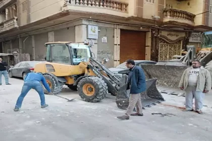 صادر له قرار هدم منذ 2003.. انهيار جزئي لعقار من 4 طوابق بالإسكندرية (صور)