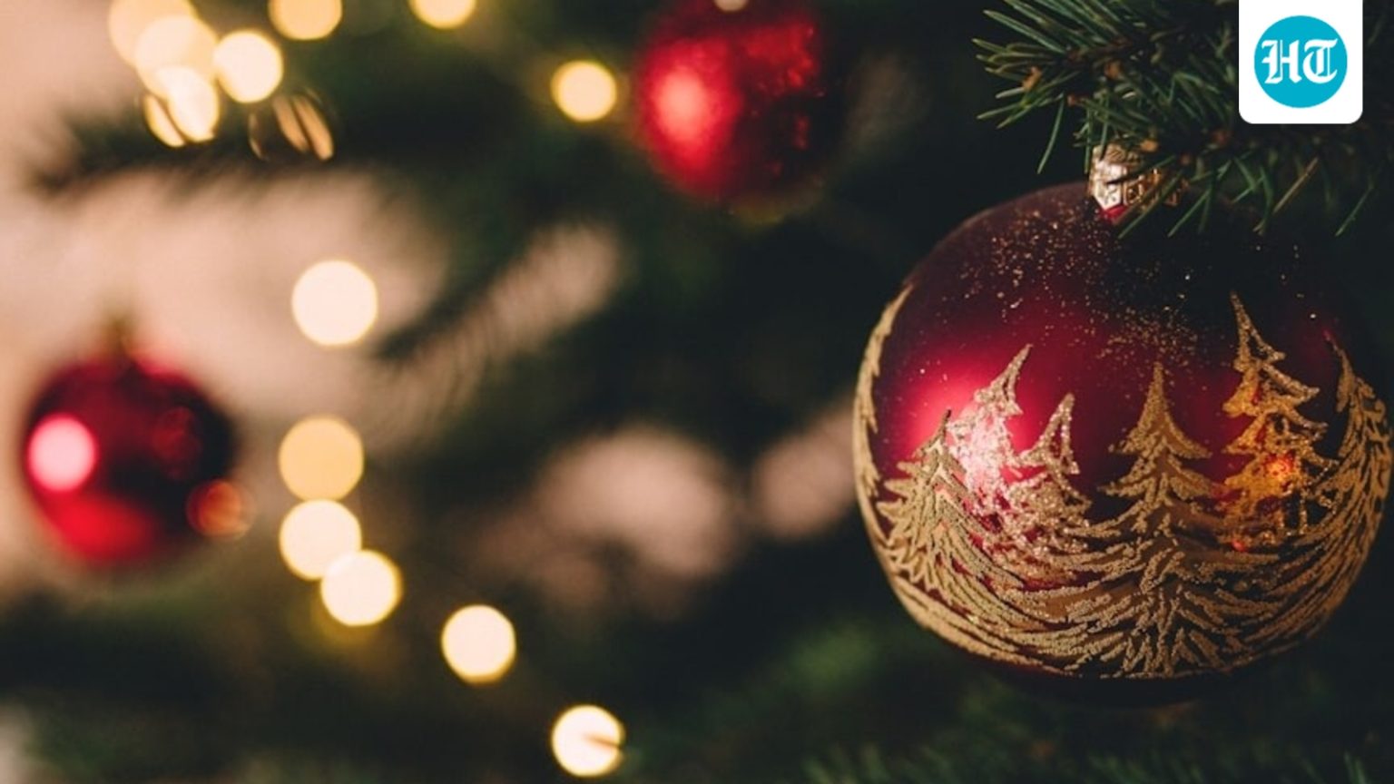 Christmas Eve 2025: 15 heartwarming greetings, wishes, messages to share with family and friends