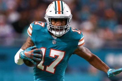Is Jaylen Waddle playing today? Why Dolphins WR is off to slow start in Week 17