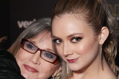 Billie Lourd shares heartbreaking post 9 years after mom Carrie Fisher’s death
