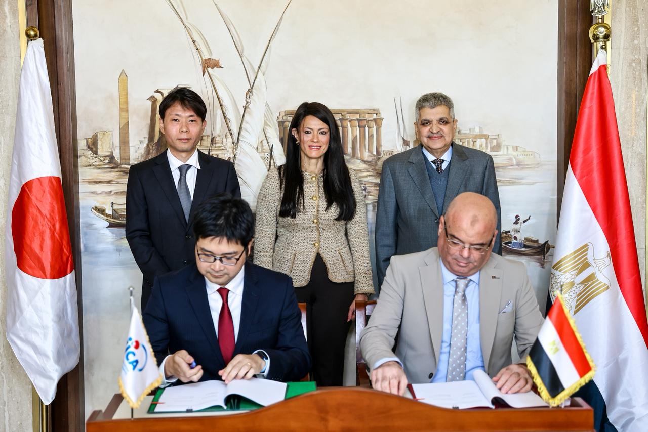 Japan provides EGP 1bn grant to Egypt for Suez Canal diving support vessel