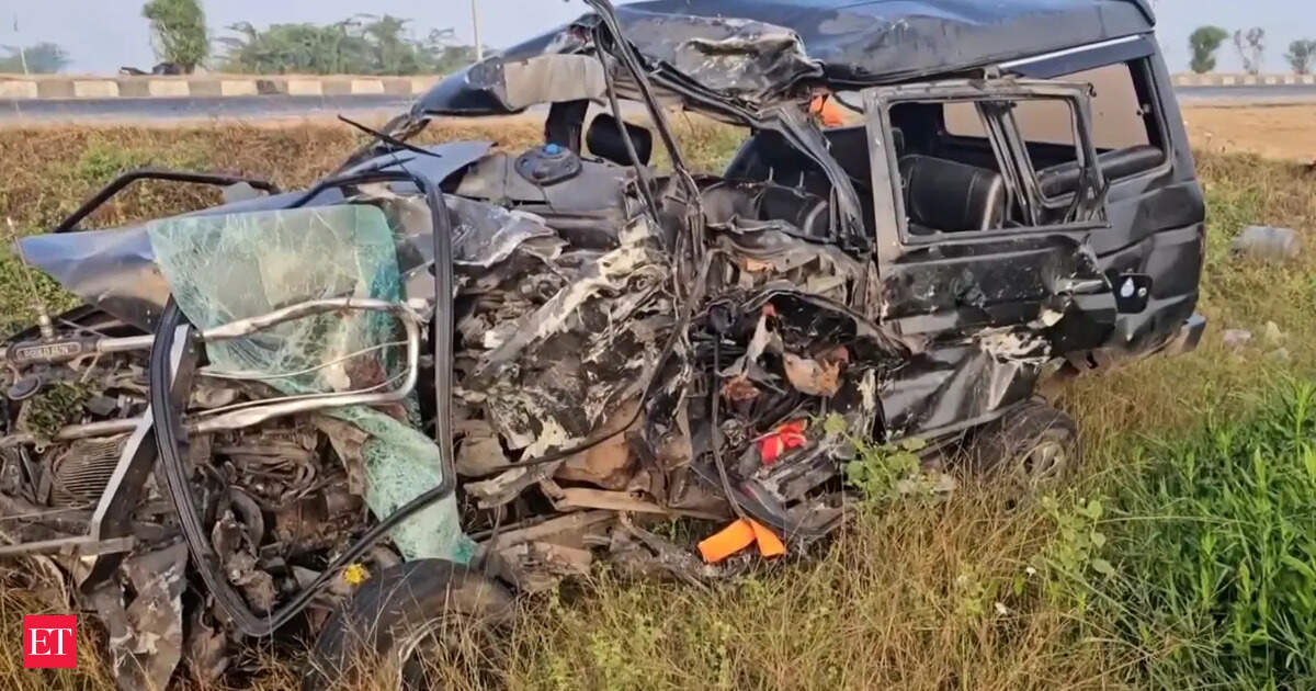 Four killed in car-bus collision in Andhra Pradesh